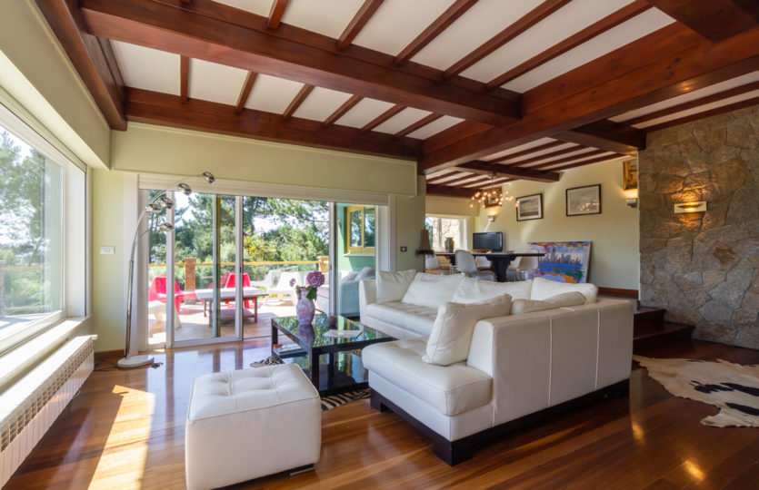 En Mera, se vende chalet individual