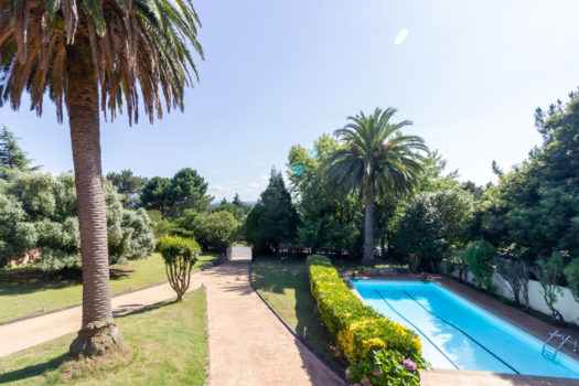 Se vende chalet en Mera, individual y con pisicina