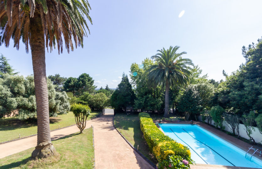 En Mera, se vende chalet individual