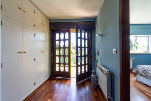 Se vende chalet en Mera, individual y con pisicina