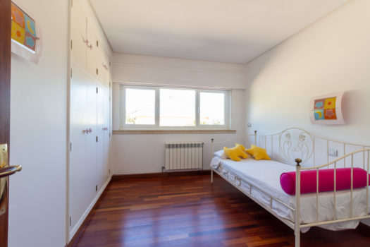 Se vende chalet en Mera, individual y con pisicina