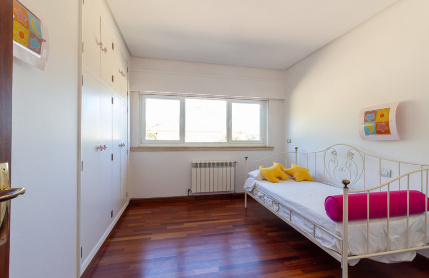 En Mera, se vende chalet individual