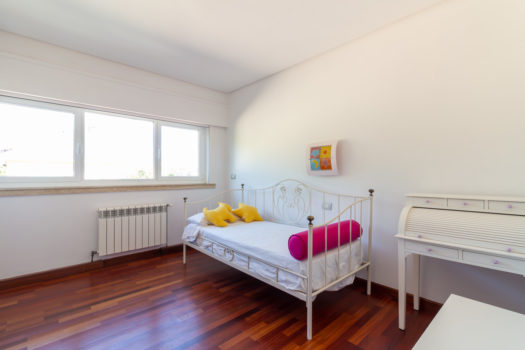 Se vende chalet en Mera, individual y con pisicina
