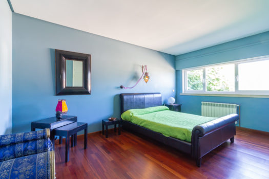 Se vende chalet en Mera, individual y con pisicina