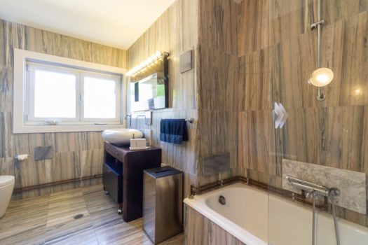 Se vende chalet en Mera, individual y con pisicina