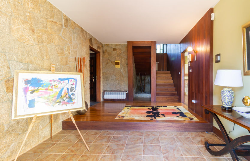 En Mera, se vende chalet individual