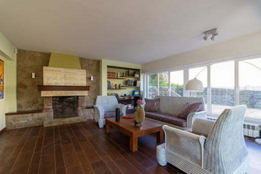 Se vende chalet en Mera, individual y con pisicina