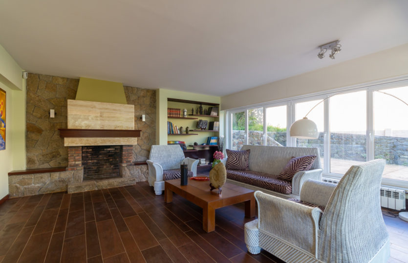 En Mera, se vende chalet individual