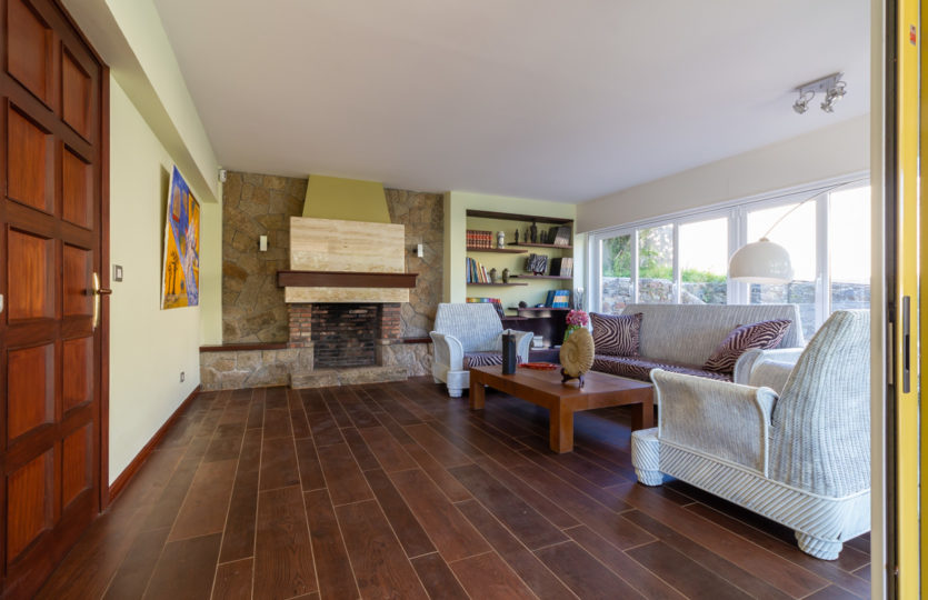 En Mera, se vende chalet individual