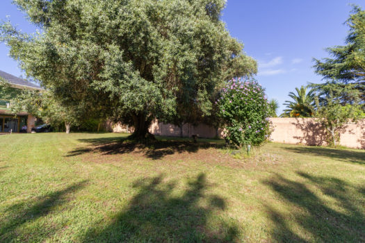 Se vende chalet en Mera, individual y con pisicina