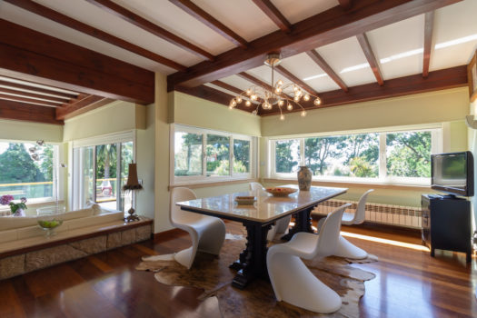 Se vende chalet en Mera, individual y con pisicina