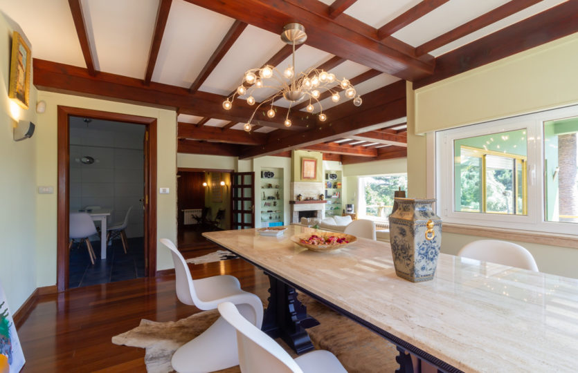 En Mera, se vende chalet individual