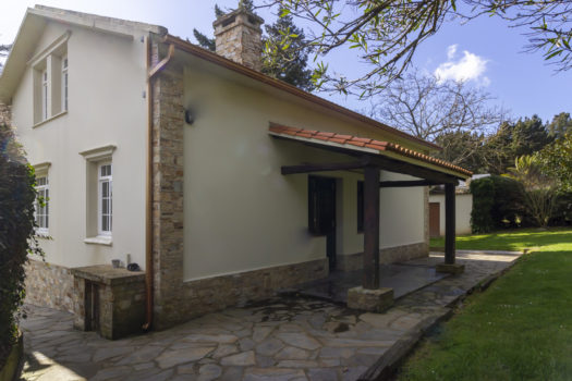 Se vende en Mera, chalet restaurado con encanto