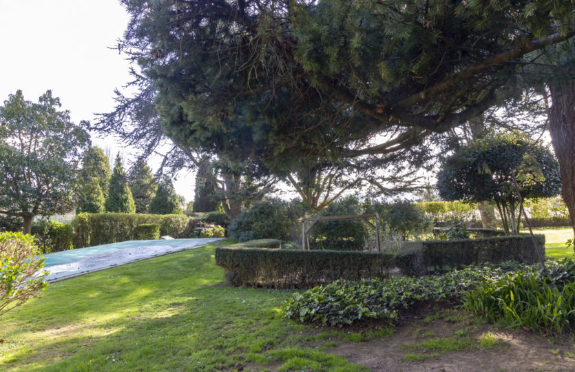 En Mera, se vende chalet restaurado