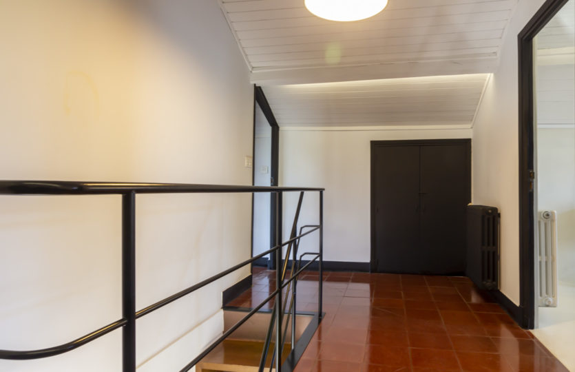 En Mera, se vende chalet restaurado