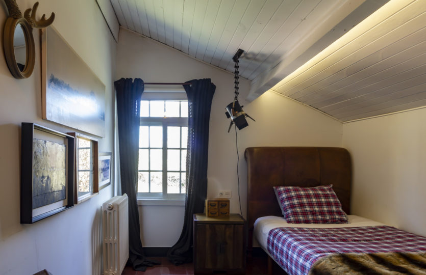 En Mera, se vende chalet restaurado