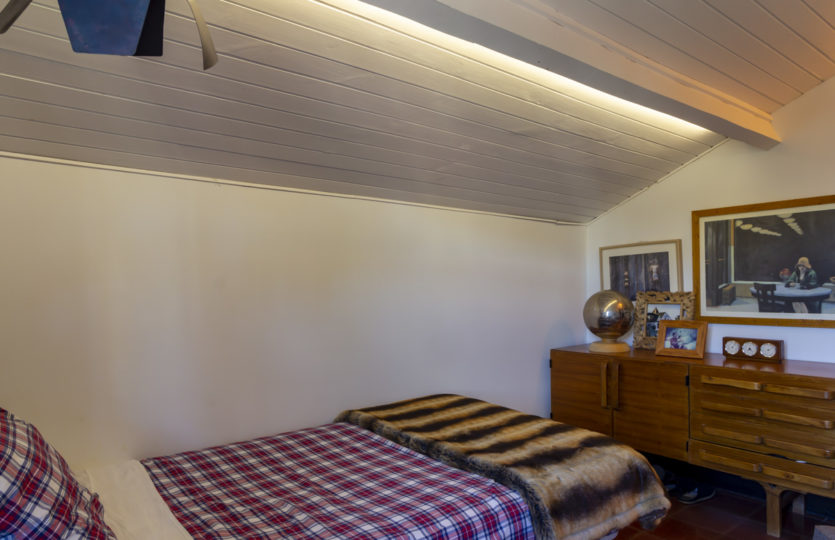 En Mera, se vende chalet restaurado