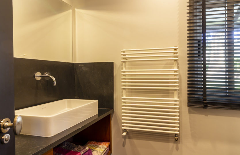 En Mera, se vende chalet restaurado