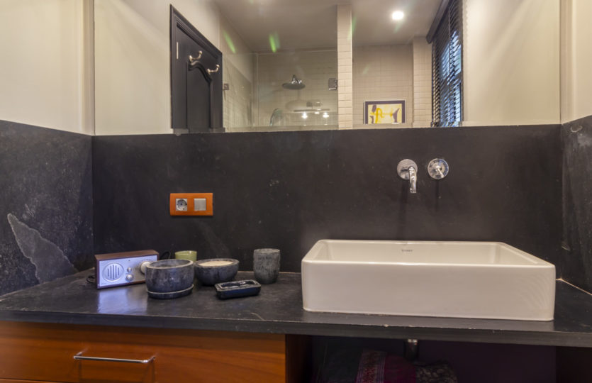 En Mera, se vende chalet restaurado