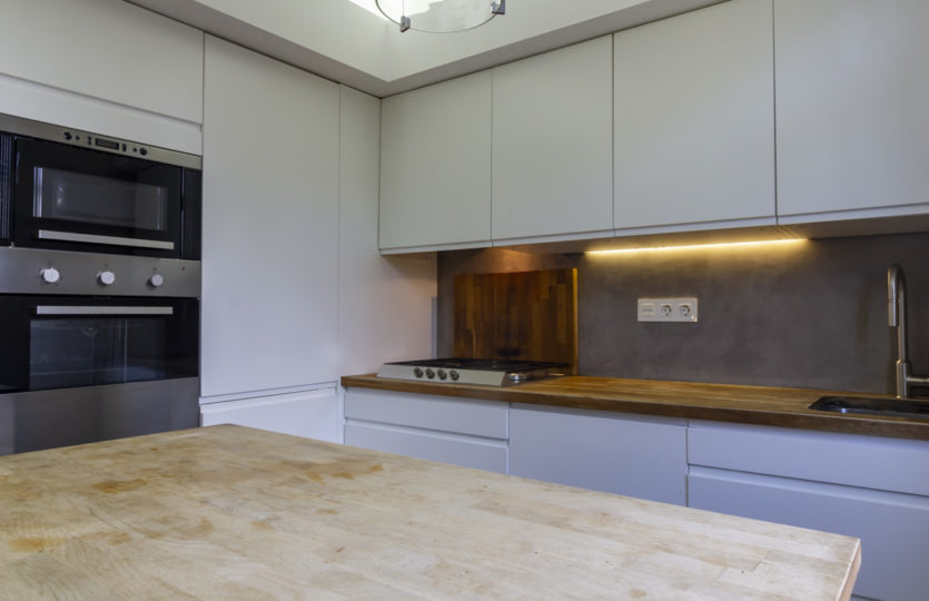 En Mera, se vende chalet restaurado