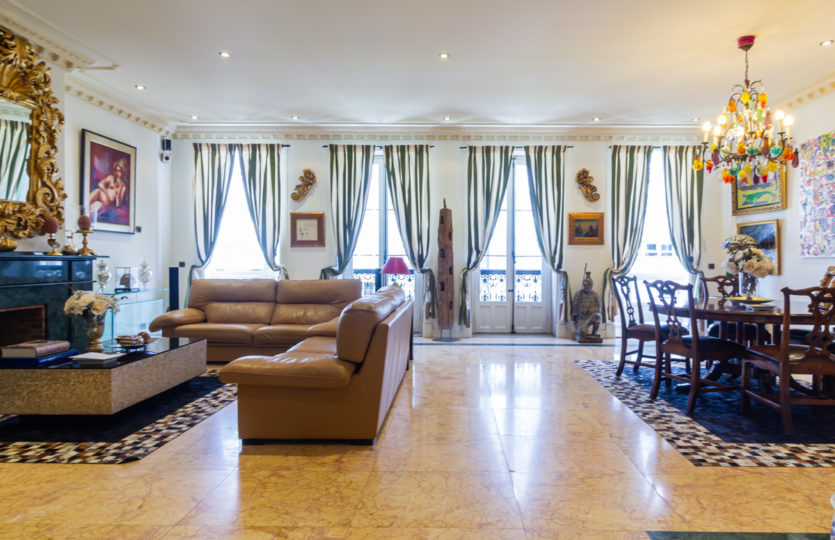 En Juana de Vega, se vende