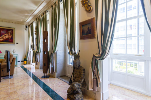 En Juana de Vega, se vende exclusivo piso