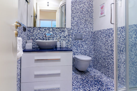 En Juana de Vega, se vende exclusivo piso