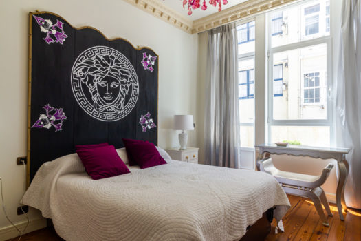 En Juana de Vega, se vende exclusivo piso