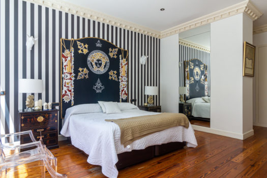 En Juana de Vega, se vende exclusivo piso