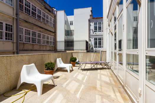 En Juana de Vega, se vende exclusivo piso