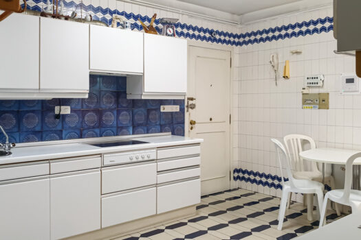 Se vende piso con vistas y garaje en el centro de Coruña