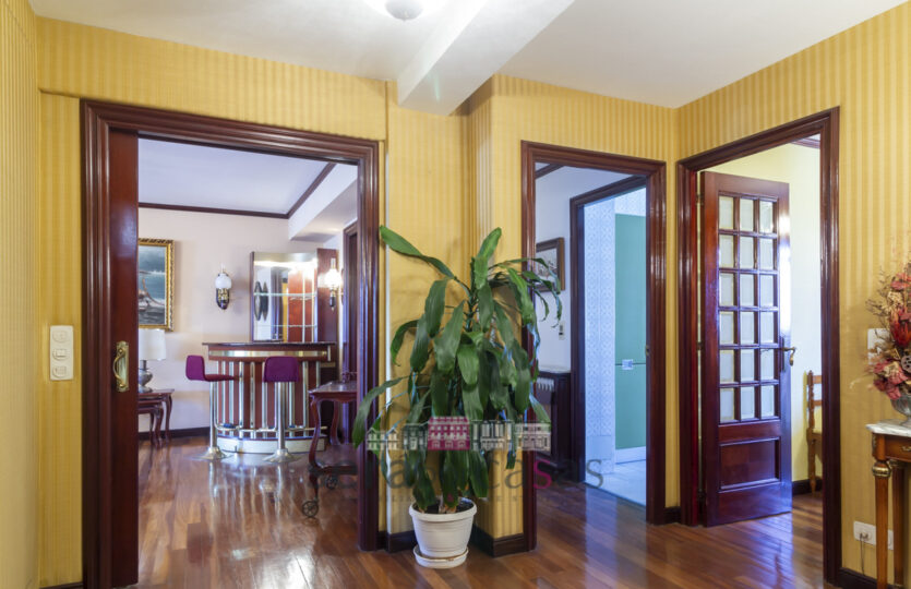 En Juana de Vega, se vende