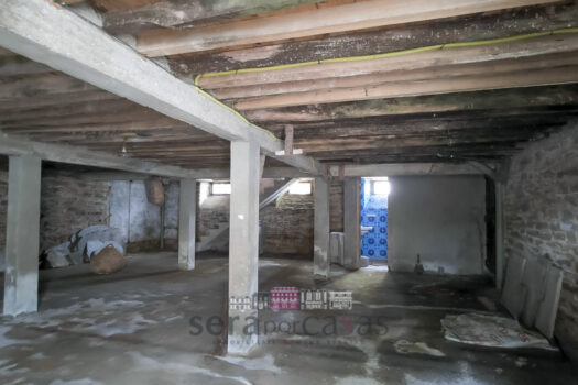 Se vende edificio en Lorenzana, en el camino norte de Santiago
