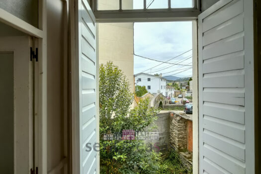 Se vende edificio en Lorenzana, en el camino norte de Santiago