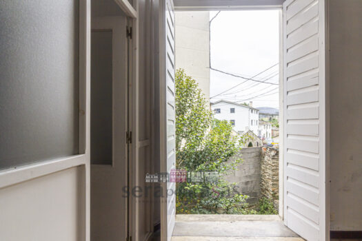 Se vende edificio en Lorenzana, en el camino norte de Santiago