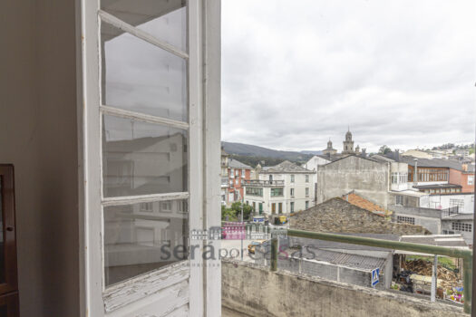 Se vende edificio en Lorenzana, en el camino norte de Santiago