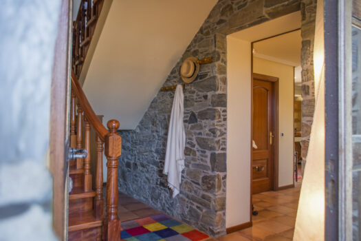 Se vende casa de piedra restaurada cerca de la costa