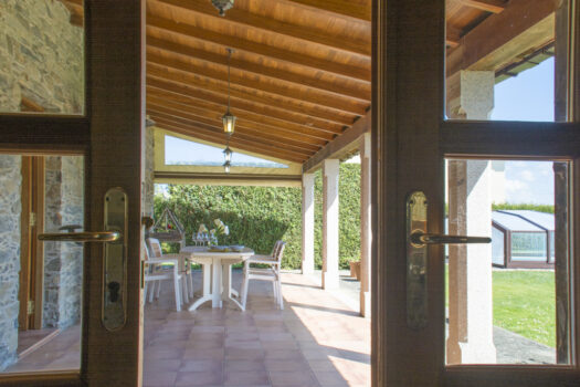 Se vende casa de piedra restaurada cerca de la costa