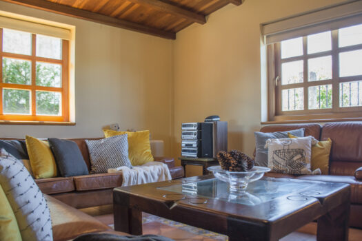 Se vende casa de piedra restaurada cerca de la costa