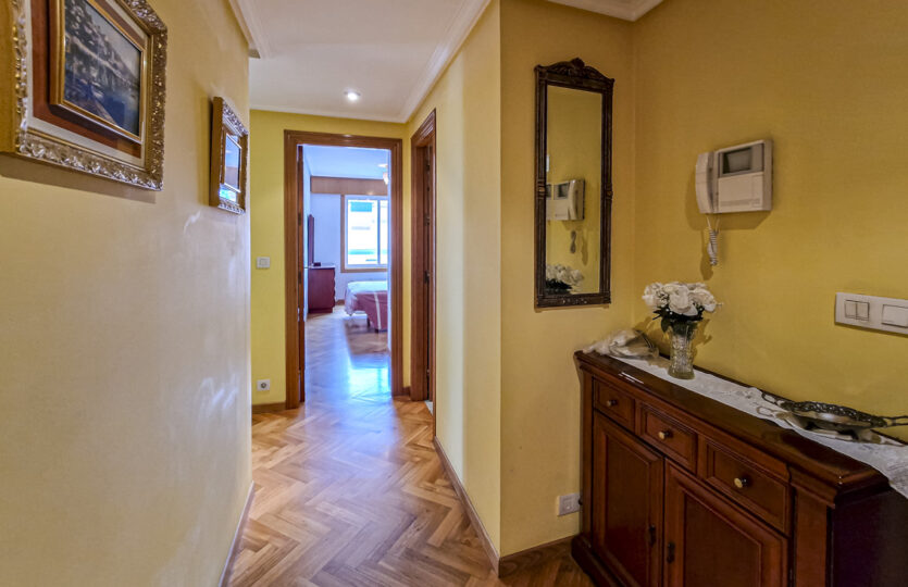 Se vende piso con vistas en A Corveira