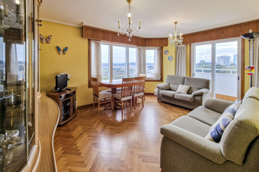 Se vende piso con vistas en la Corveira, Culleredo