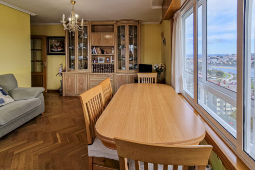 Se vende piso con vistas en la Corveira, Culleredo