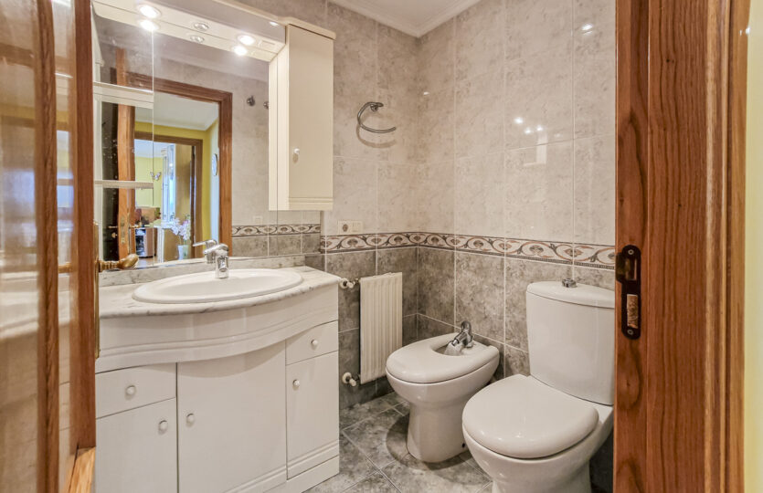 Se vende piso con vistas en A Corveira