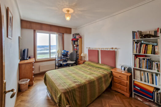 Se vende piso con vistas en la Corveira, Culleredo