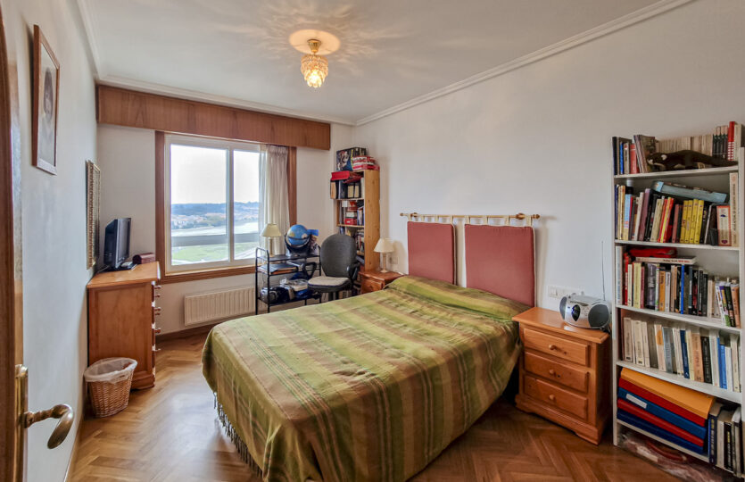 Se vende piso con vistas en A Corveira
