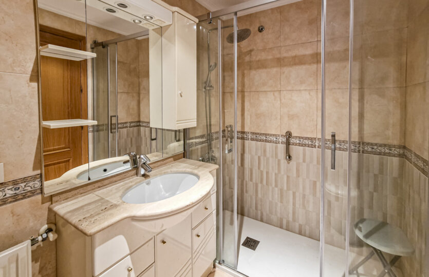 Se vende piso con vistas en A Corveira