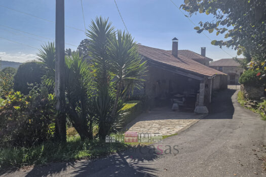 Se vende casa de piedra en Irixoa