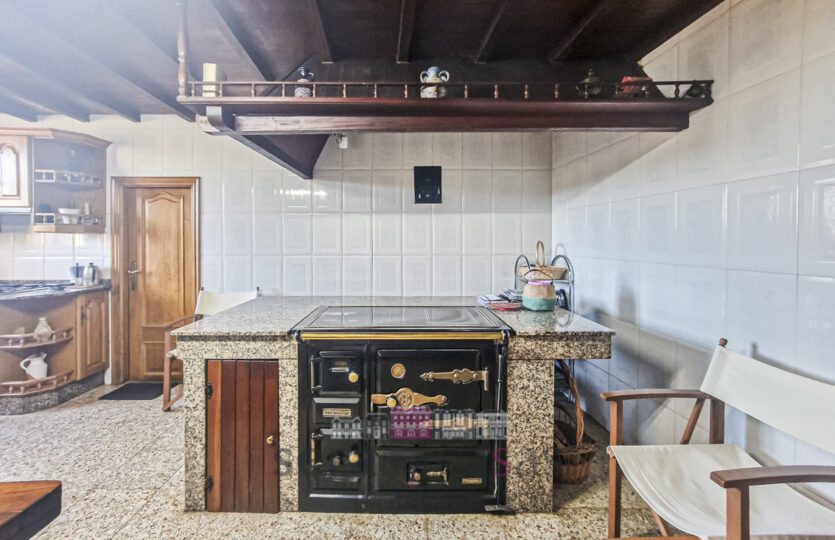 Se vende casa de piedra en Irixoa