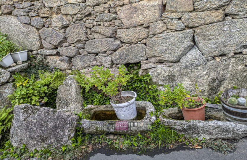 Se vende casa de piedra en Irixoa