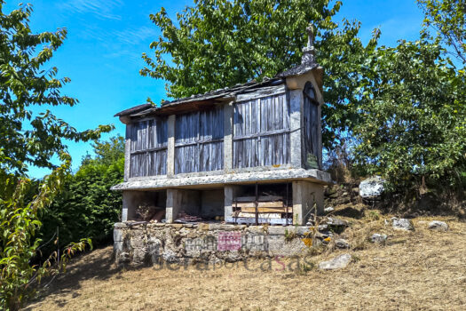 Se vende casa de piedra en Irixoa cerca de Betanzos